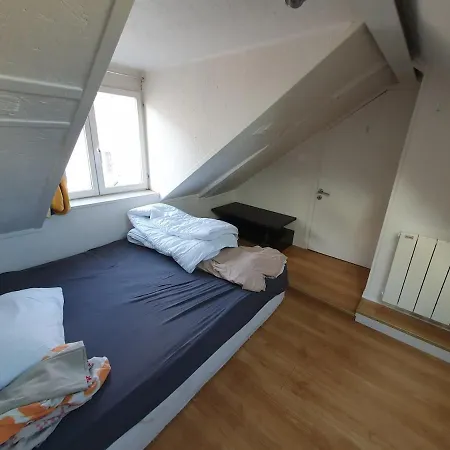 شقة En Duplex Avec 3 Chambres, Au 4e Et Dernier Etage باريس