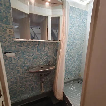 En Duplex Avec 3 Chambres, Au 4e Et Dernier Etage شقة